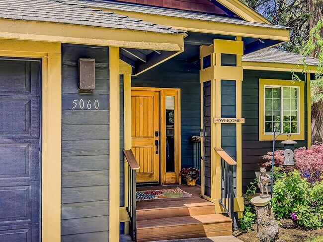 Building Photo - 5060 Swallow Ct