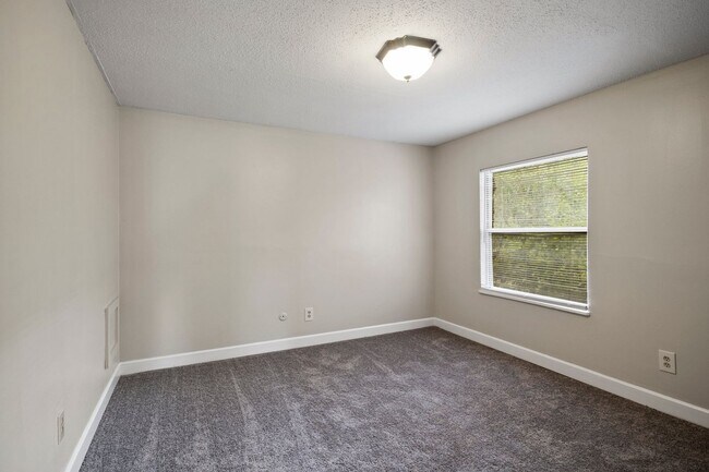 Foto del edificio - 3606 Balsam Ave