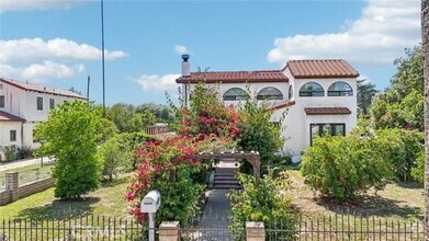 Building Photo - 3098 N Arrowhead Ave