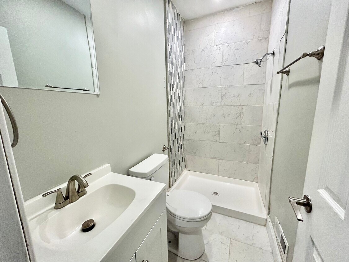 Foto del edificio - 325 N 62nd St