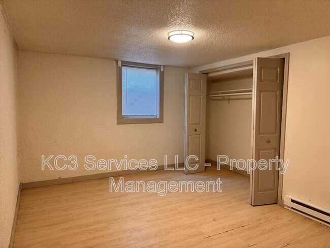 Building Photo - 11108 Bennington Ave