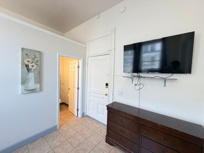 Foto del edificio - Furnished Unit for Rent in Historic Downtown Cole Block Building
