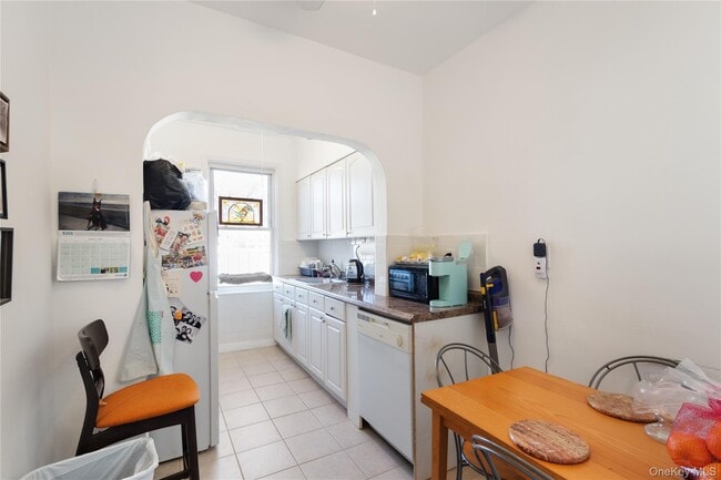 Building Photo - 146 Harrison Ave