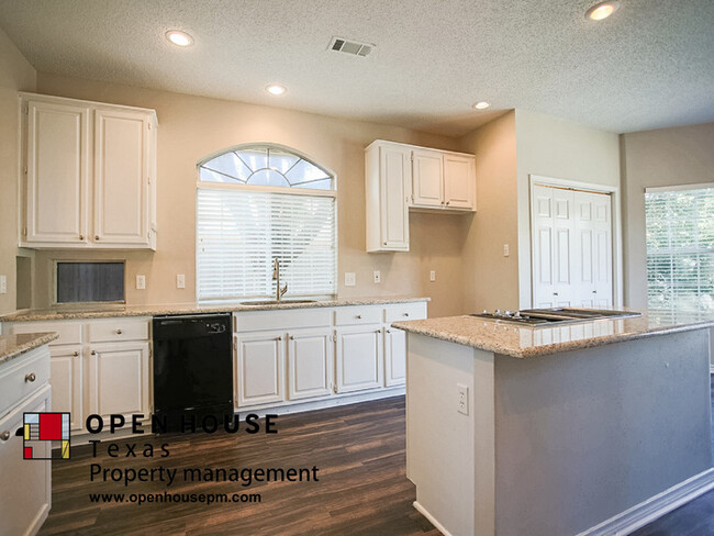 Building Photo - 2037 Liverpool Dr Plano