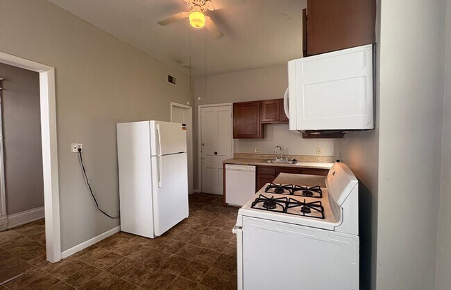 Foto del edificio - 3241 Jefferson Ave