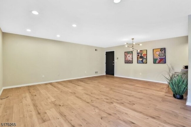 Building Photo - 309 Ringwood Ave