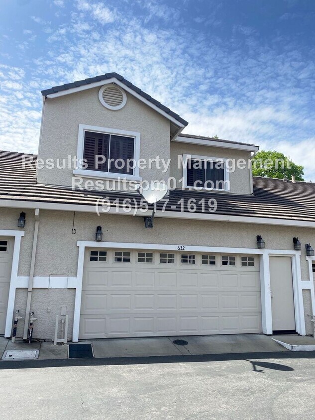 Primary Photo - Lovely well cared for condo
