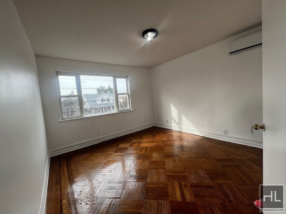 Primary Photo - LARGE 3 BEDROOM NEAR KINGS PLAZA MALL