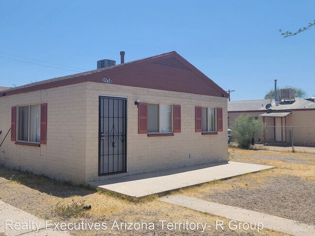 Foto del edificio - 2 br, 1 bath House - 2518 E Cameron Vista