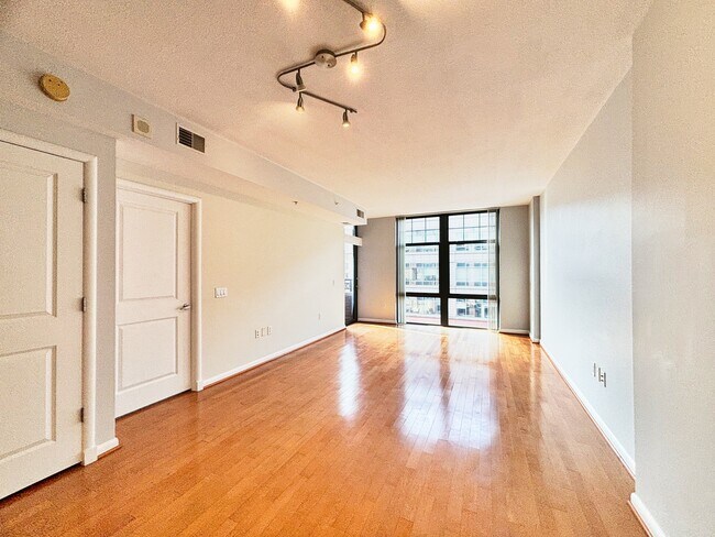 Foto del edificio - 1021 N Garfield St