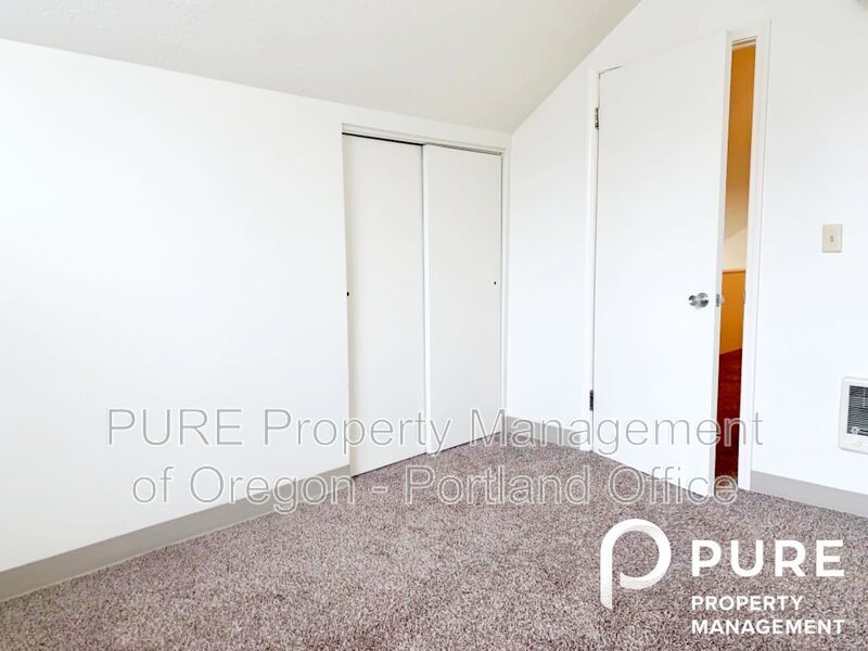 Primary Photo - 3602 N Gantenbein Ave