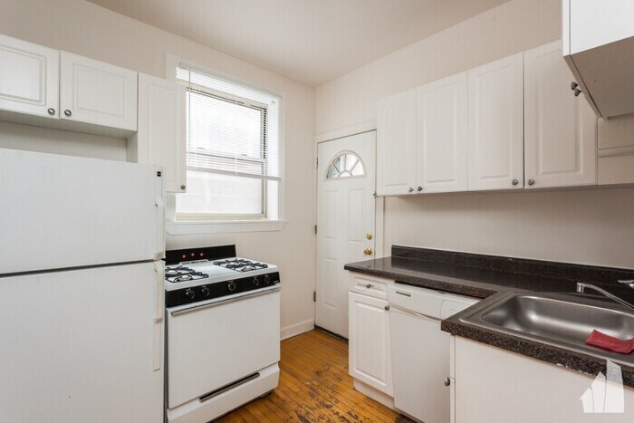 Foto principal - 545 W Aldine Ave