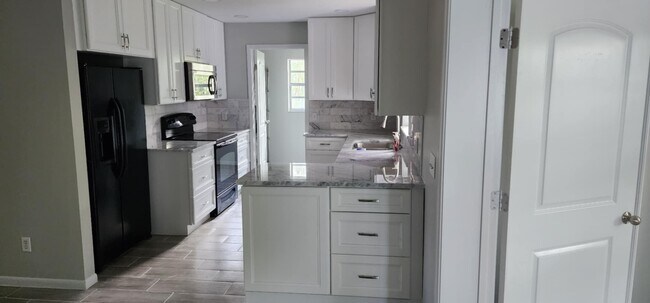 Foto del edificio - 1115 33rd Ave SW