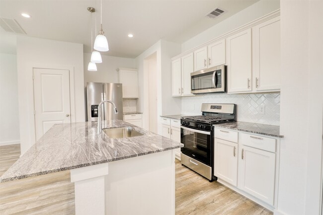 Building Photo - 3022 La Latina Dr