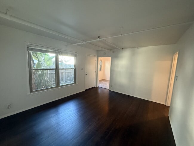 Building Photo - Charming 1-bed 1-bath apartment in Midtown!