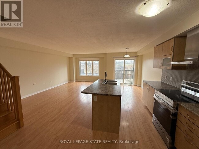 Building Photo - 148 Crafter Cres