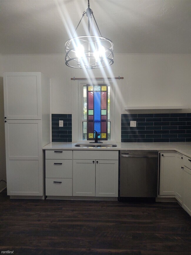 Building Photo - 2 br, 1 bath House - 208 Linwood Avenue