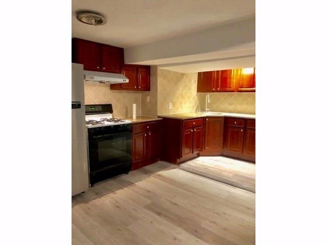 Foto del edificio - 718-752 52nd St