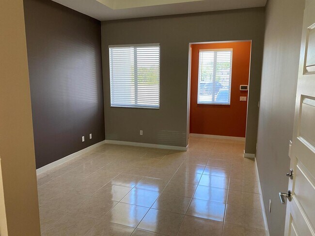 Building Photo - 1030 Pioneer Way
