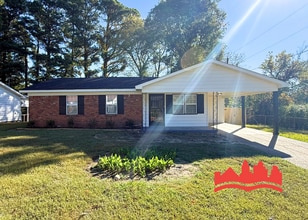 Building Photo - 3622 University St