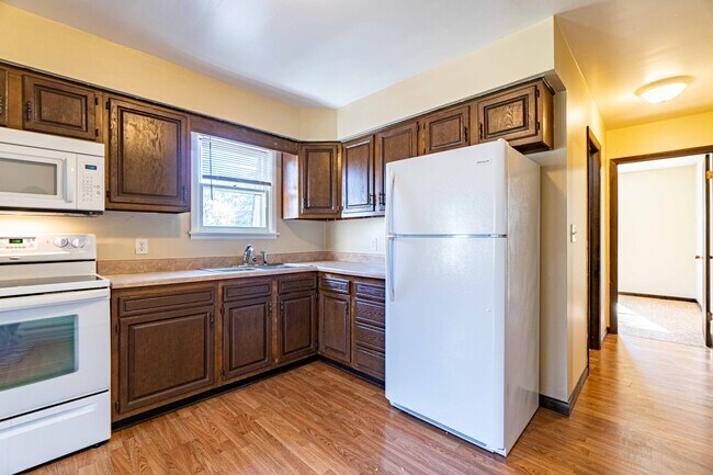 Building Photo - 1515 Golfview