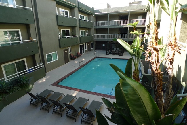 Building Photo - North Tower Apts