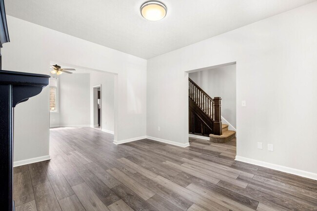 Building Photo - FULLY RENOVATED 4 BEDROOM BEAUTY IN MOUNT ...