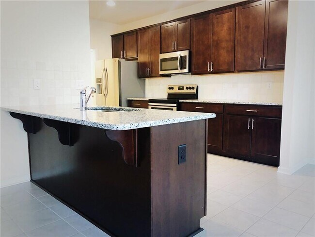 Foto del edificio - 256 Staley Dr