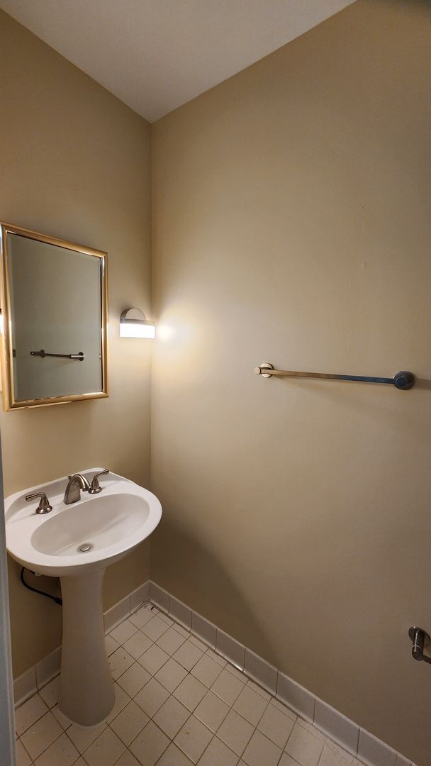 Photo - Kingstowne Townhome with Deck and Fenced Yard