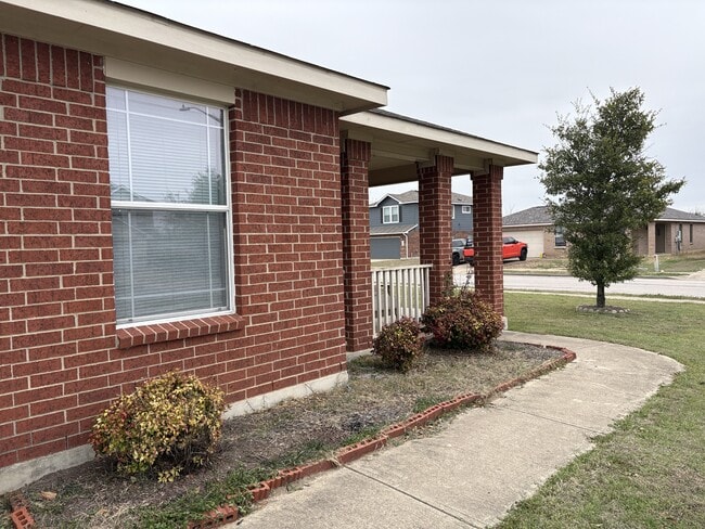 Building Photo - 1034 W South St