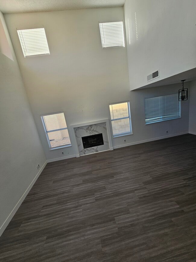 Foto del edificio - 5814 Goodsprings Ct