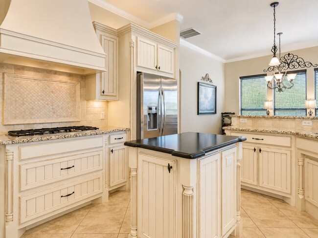 Foto del edificio - Where Luxury, Elegance & Everyday Comfort Meet in Bella Vista!