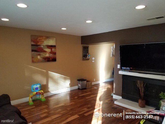 Building Photo - 1288 Pine Creek Way