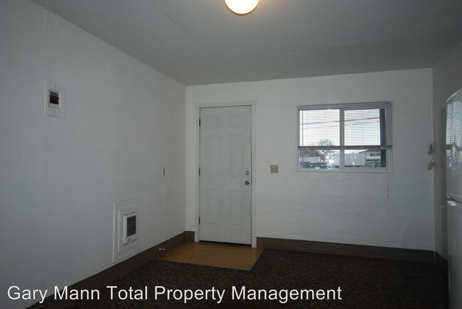 2128 W Broadway Ave Unit 10 Moses Lake Wa 98837 Condo For Rent Building Photo 2128 W Broadway Ave