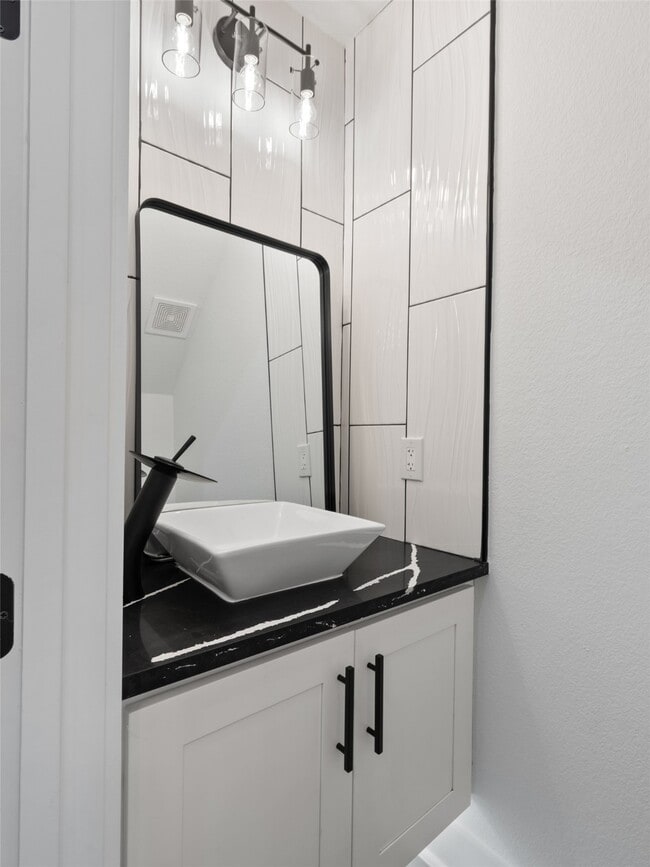 Building Photo - 4226 Sterling St