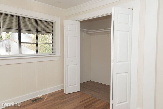 Building Photo - 3 br, 1 bath House - 322 Spence St