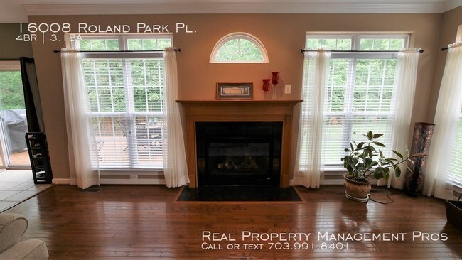 Foto del edificio - 16008 Roland Park Pl