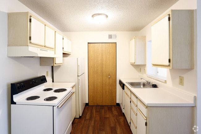 Kitchen - Breckenridge Apartments