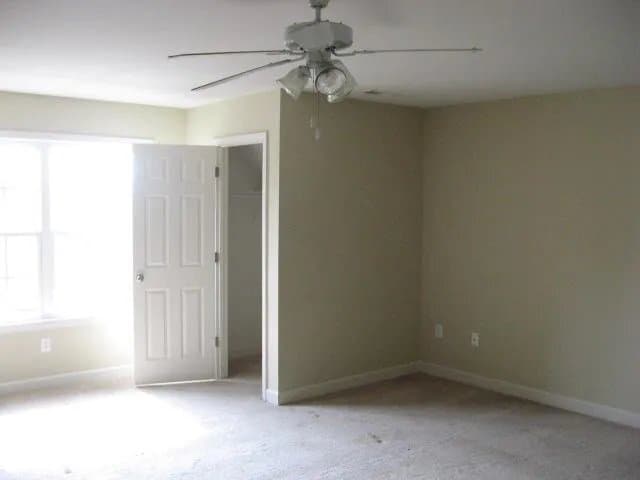 Building Photo - 500 Twin Oaks Cir