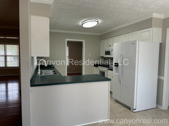 Foto del edificio - 5348 Miranda Dr