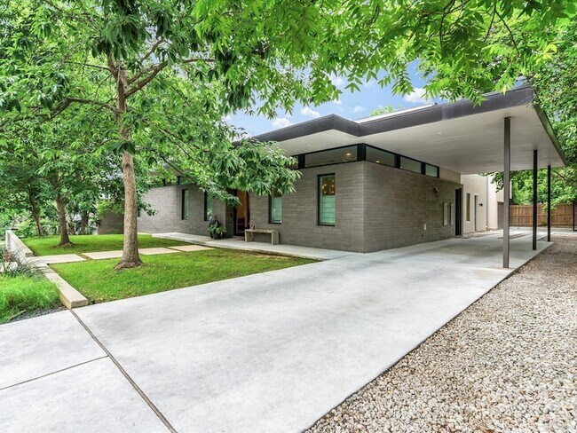 Building Photo - 1703 Dexter St
