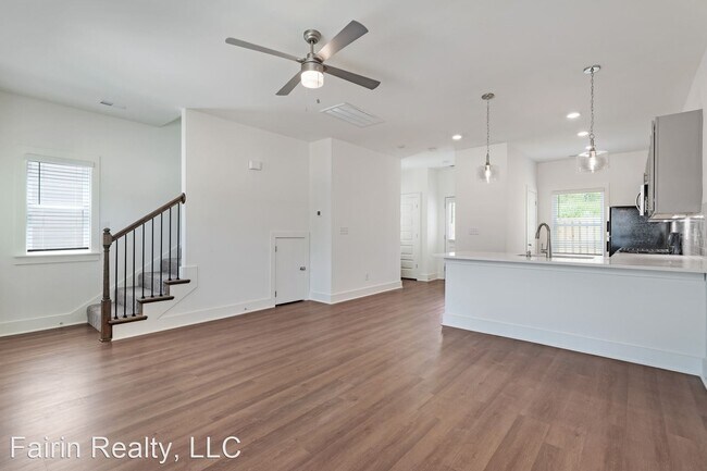 Building Photo - 2 br, 2.5 bath House - 232 Huntley Place