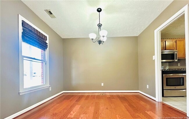 Building Photo - 205 Sparrow Dr