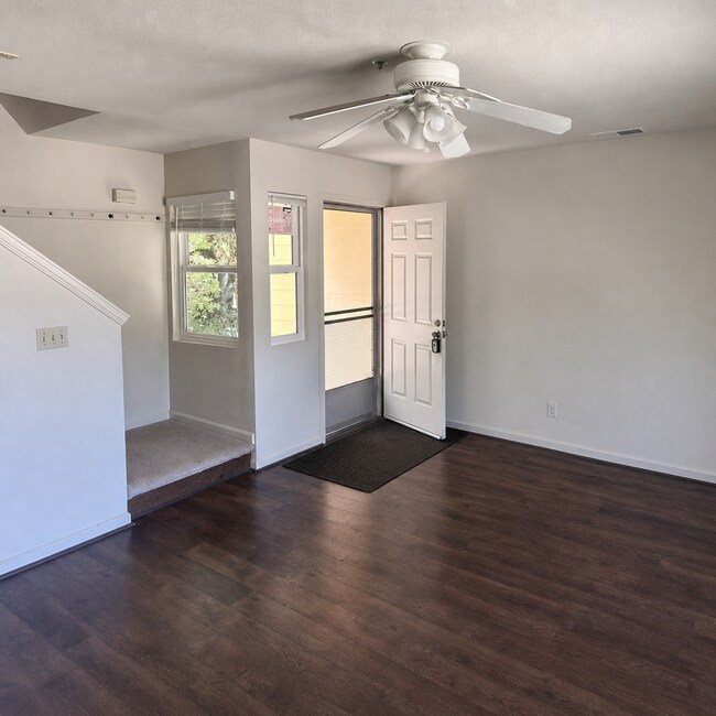 Foto del edificio - 3 bed/1.5 bath townhouse in Cotati