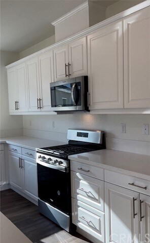 Building Photo - 21065 Old Cedar Ct