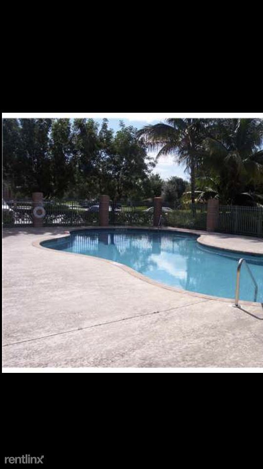 Building Photo - 3 br, 2 bath  - Cove Briarbay