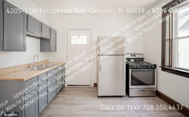 Building Photo - 11 W Fullerton Ave