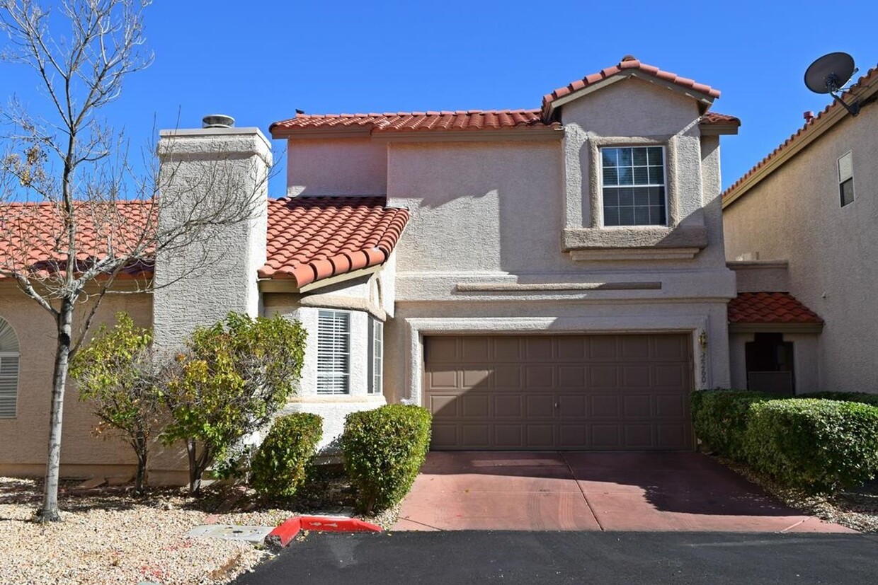 Primary Photo - GREAT HOME IN A GREEN VALLEY LOCATION!