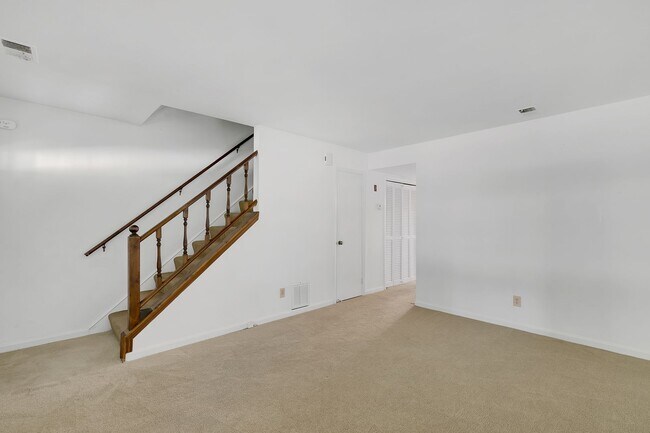 Foto del edificio - Call Sabrina Thomas' Office at 757-767-076...