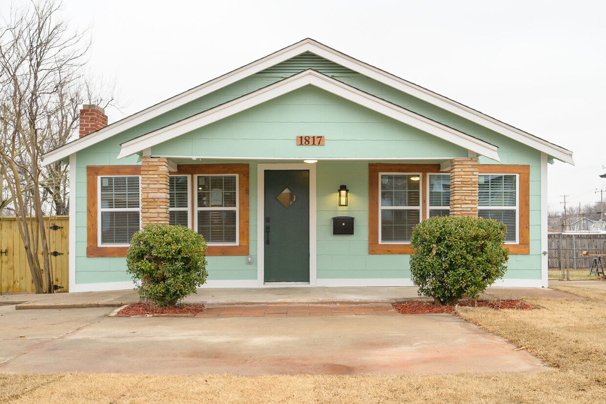 Primary Photo - 1817 NW 35th St